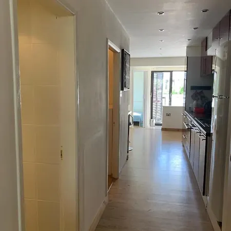 Theodoros Apt.22 דירה פאראלימני